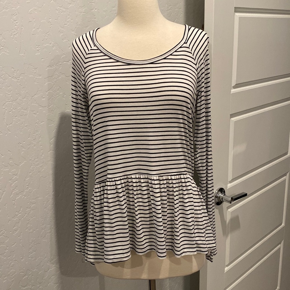 3/$25 🌟 BP. Peplum Tee